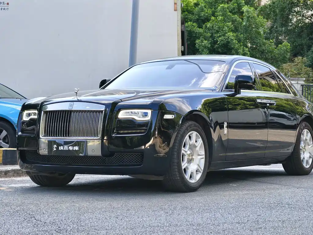 Rolls-Royce Ghost 2013 — фото 1