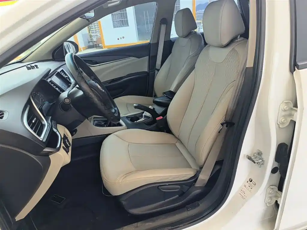 Buick Excelle 2016 — фото 15