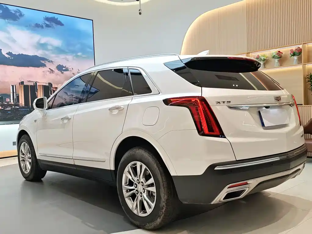 Cadillac XT5 2023 — фото 7