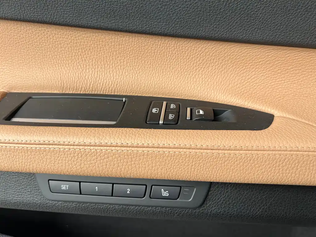 BMW 7 Series 2016 — фото 15