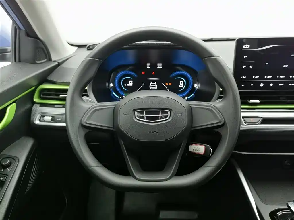 Geely Emgrand Methanol 2023 — фото 11