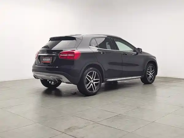 Mercedes-Benz GLA 2015