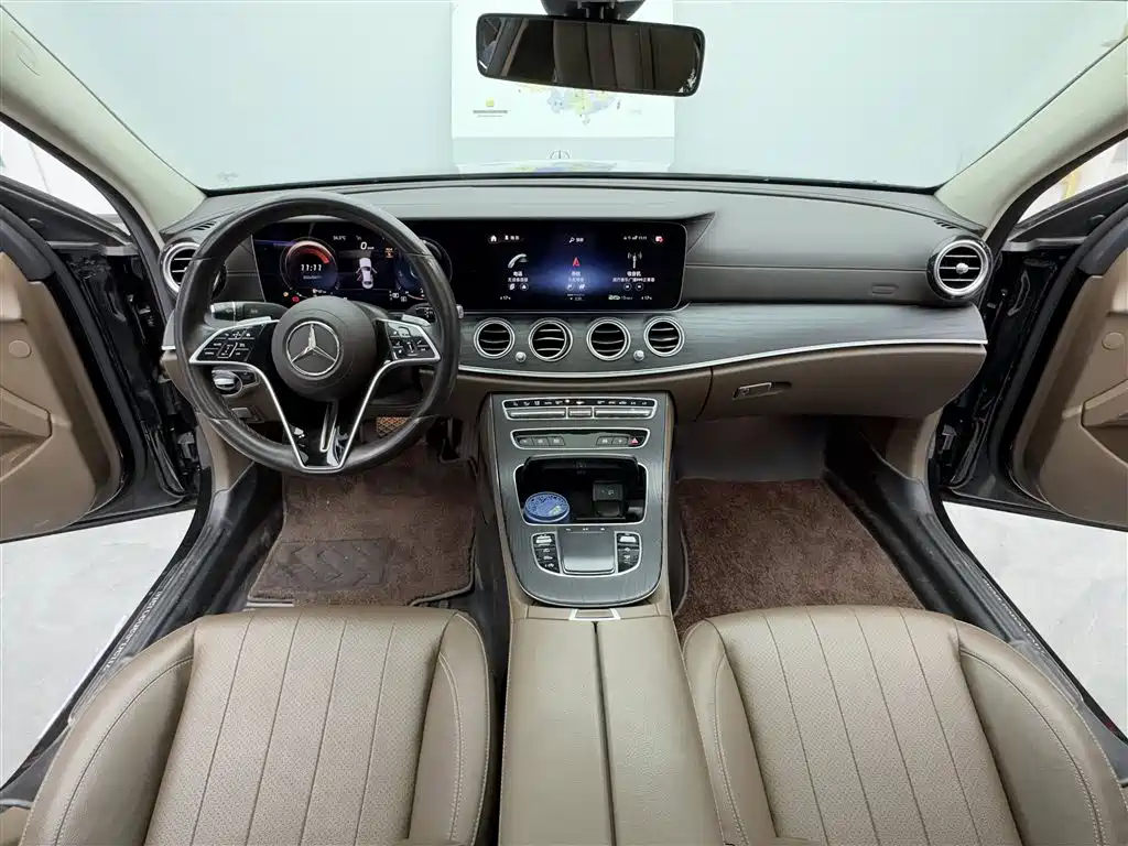Mercedes-Benz E-Class 2023 — фото 9