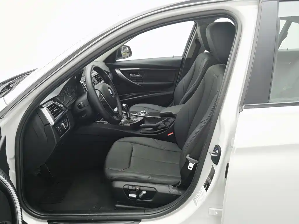 BMW 3 Series 2016 — фото 10