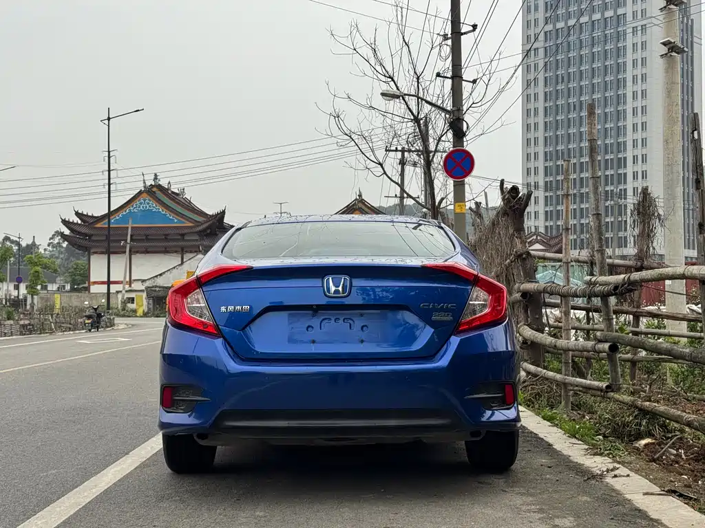 Honda Civic 2018 — фото 5