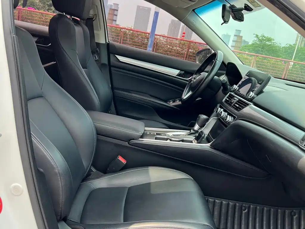 Honda Accord 2020 — фото 11