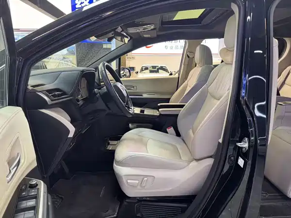 Toyota Sienna 2024