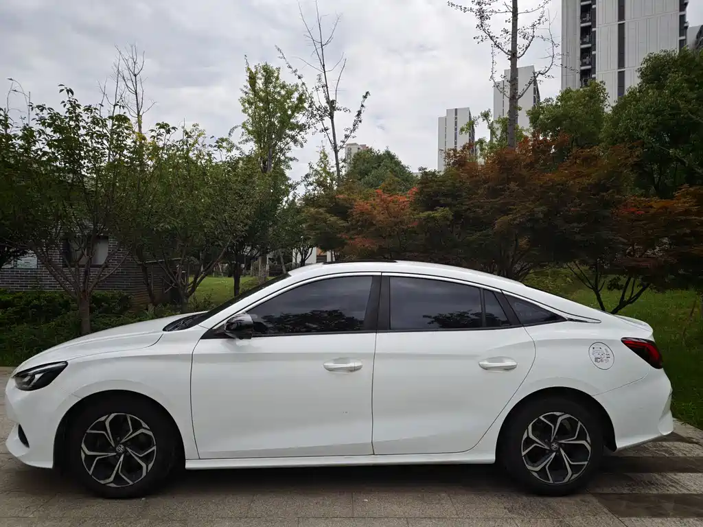 MG MG5 2021