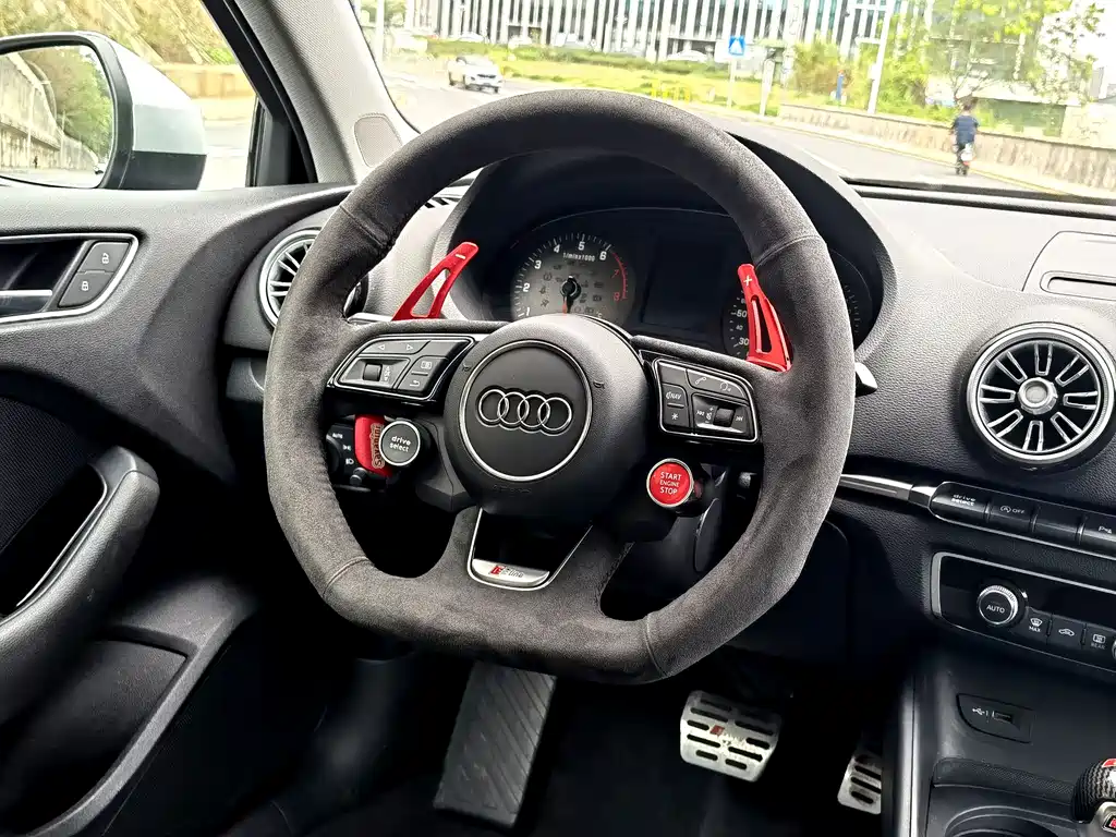 Audi A3 2019 — фото 10