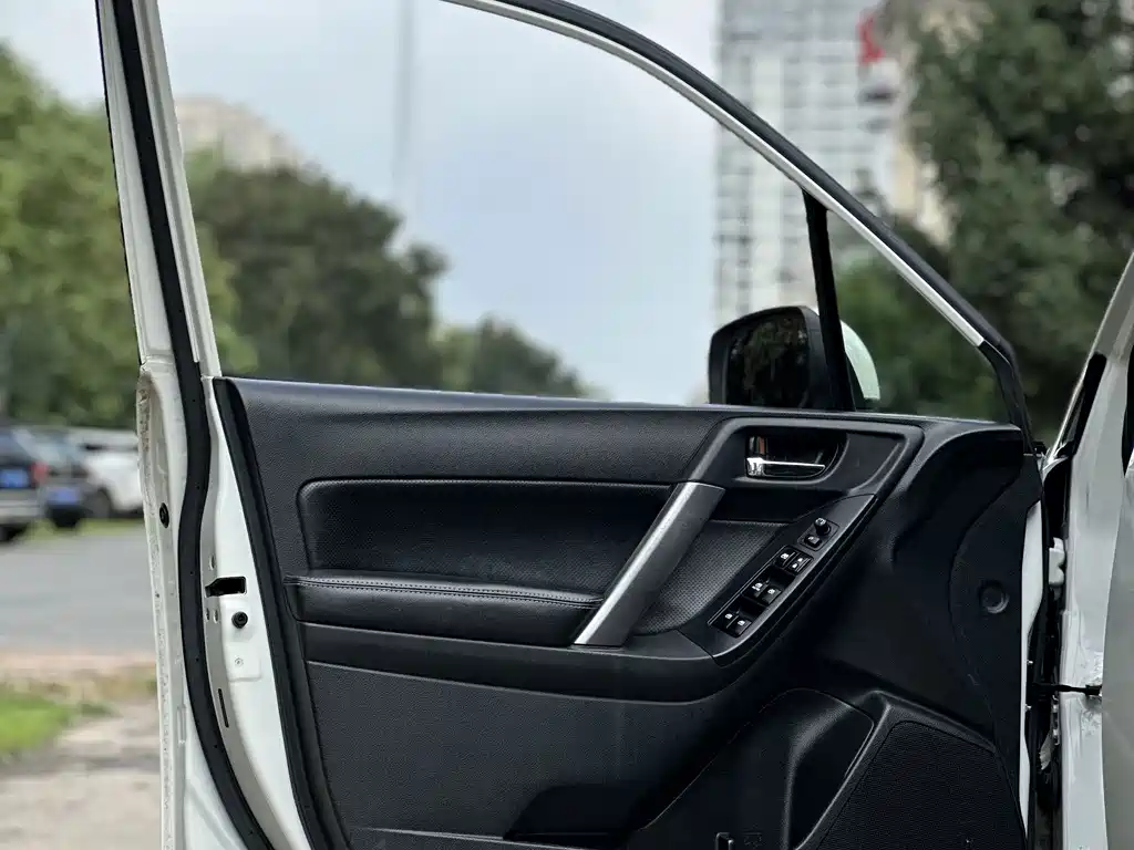 Subaru Forester 2013 — фото 25