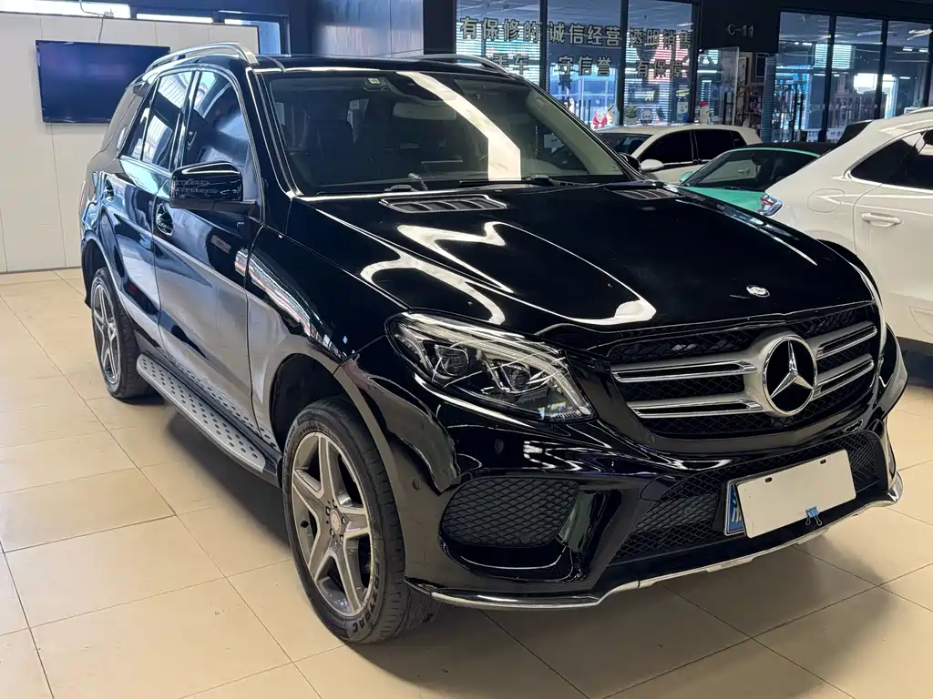 Mercedes-Benz GLE 2017 — фото 12