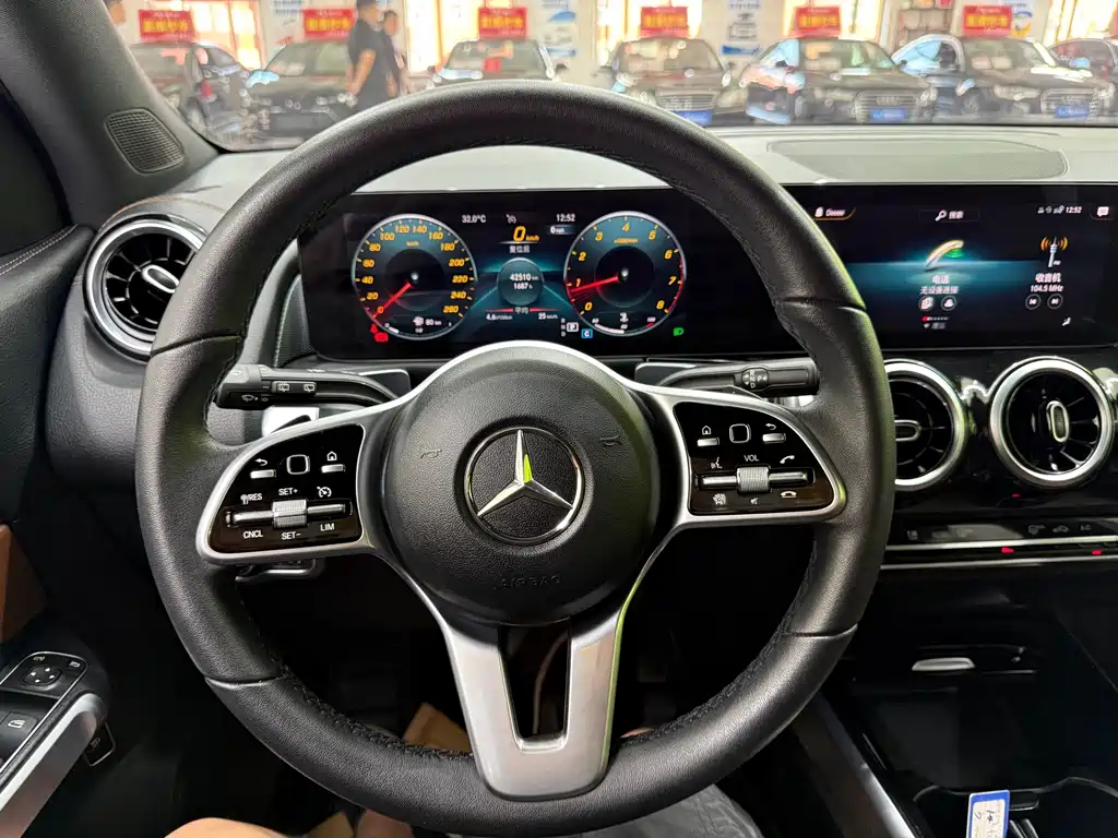 Mercedes-Benz GLB 2021 — фото 13