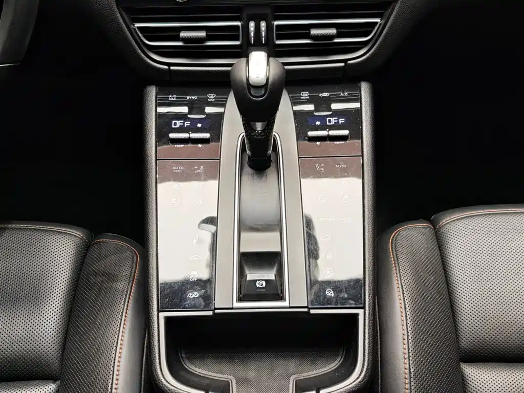 Porsche Macan 2023 — фото 16