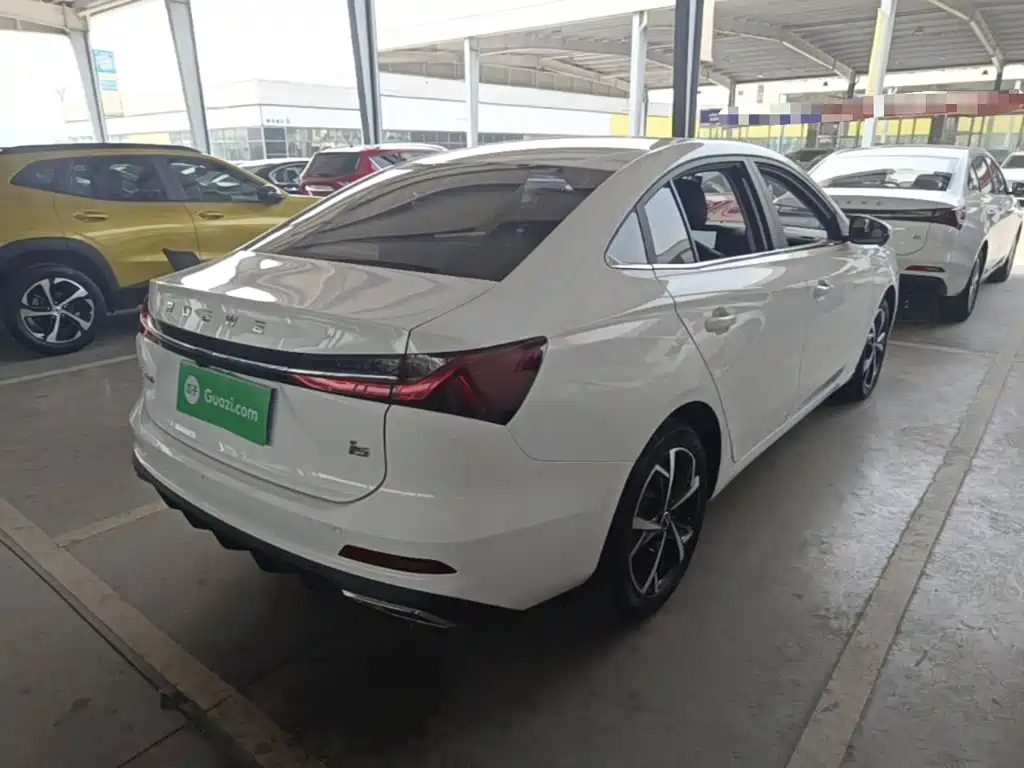 Roewe i5 2025