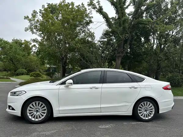 Ford Mondeo 2014