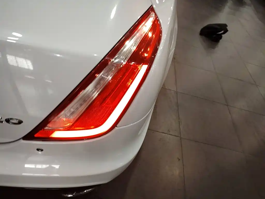 Jaguar XJ 2016 — фото 24