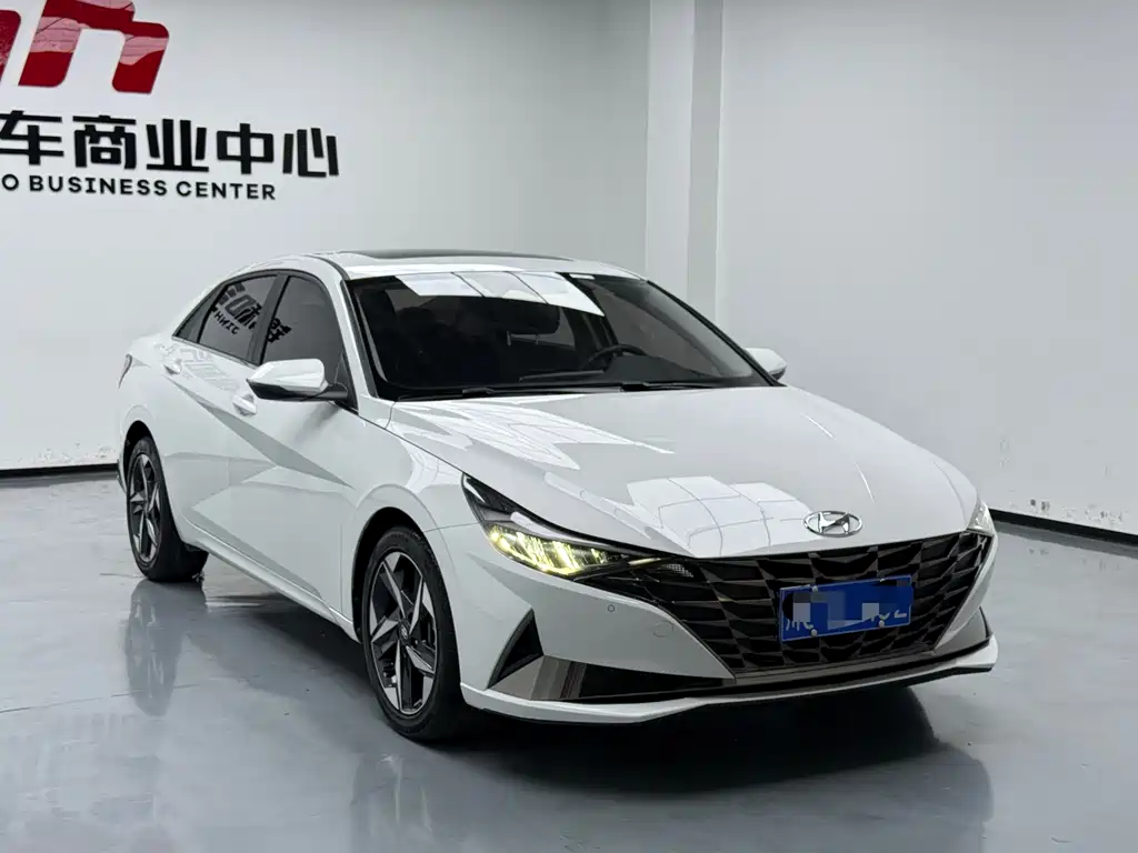 Hyundai Elantra 2022