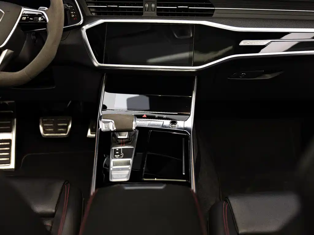 Audi RS 6 2021 — фото 12