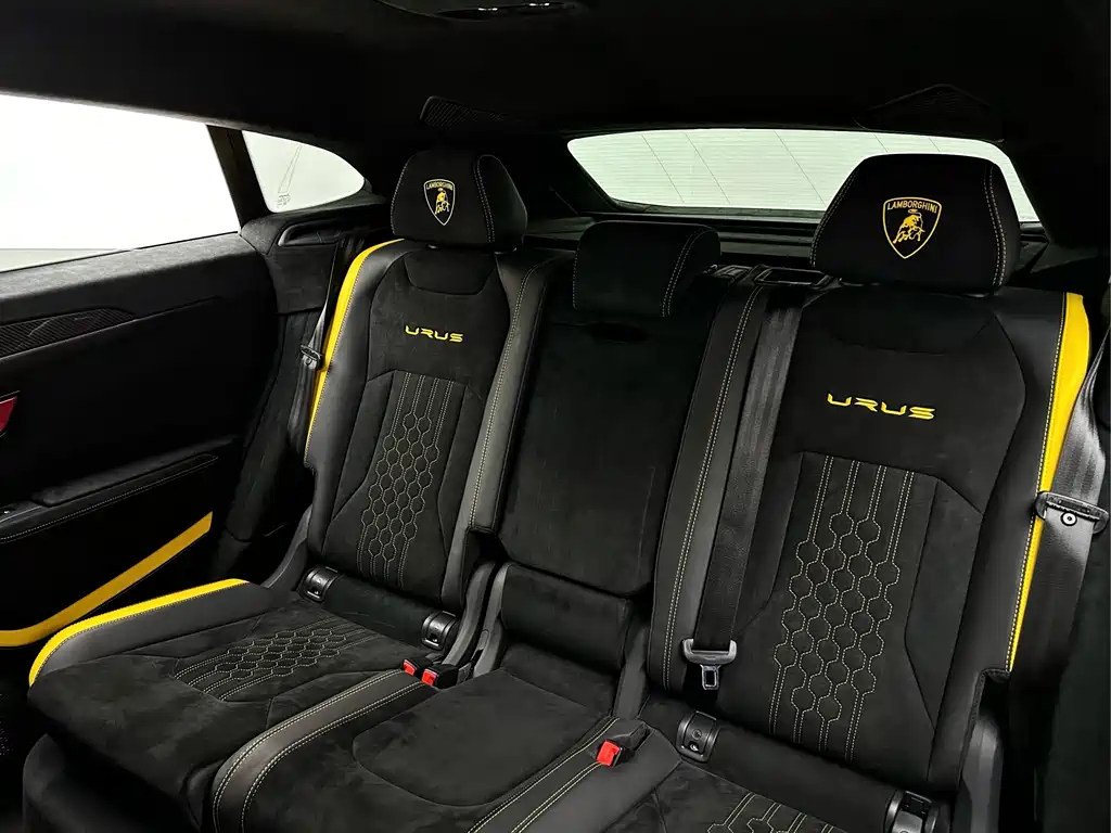 Lamborghini Urus 2023 — фото 21