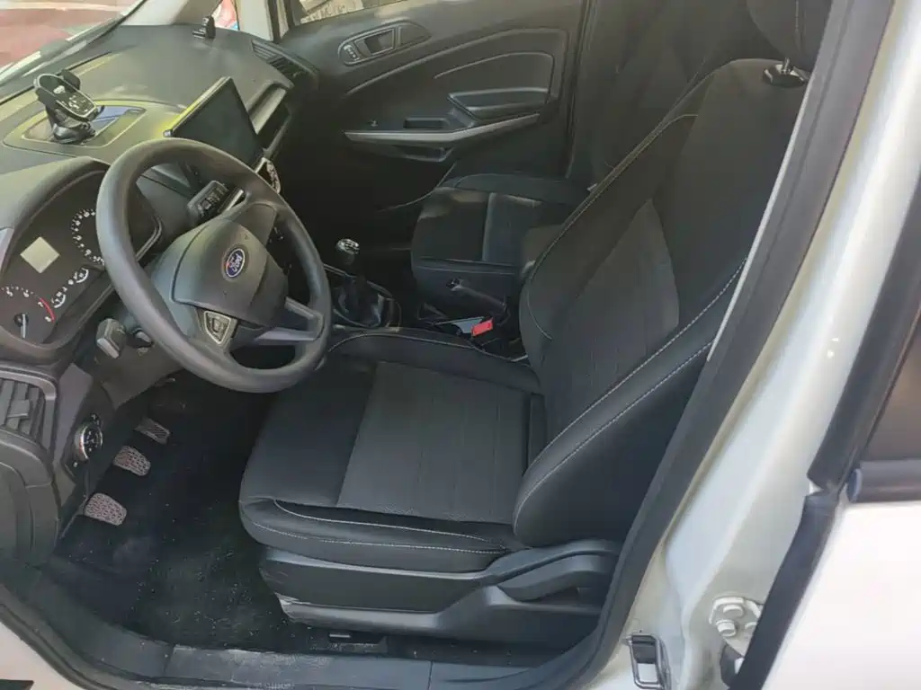 Ford EcoSport 2019 — фото 15