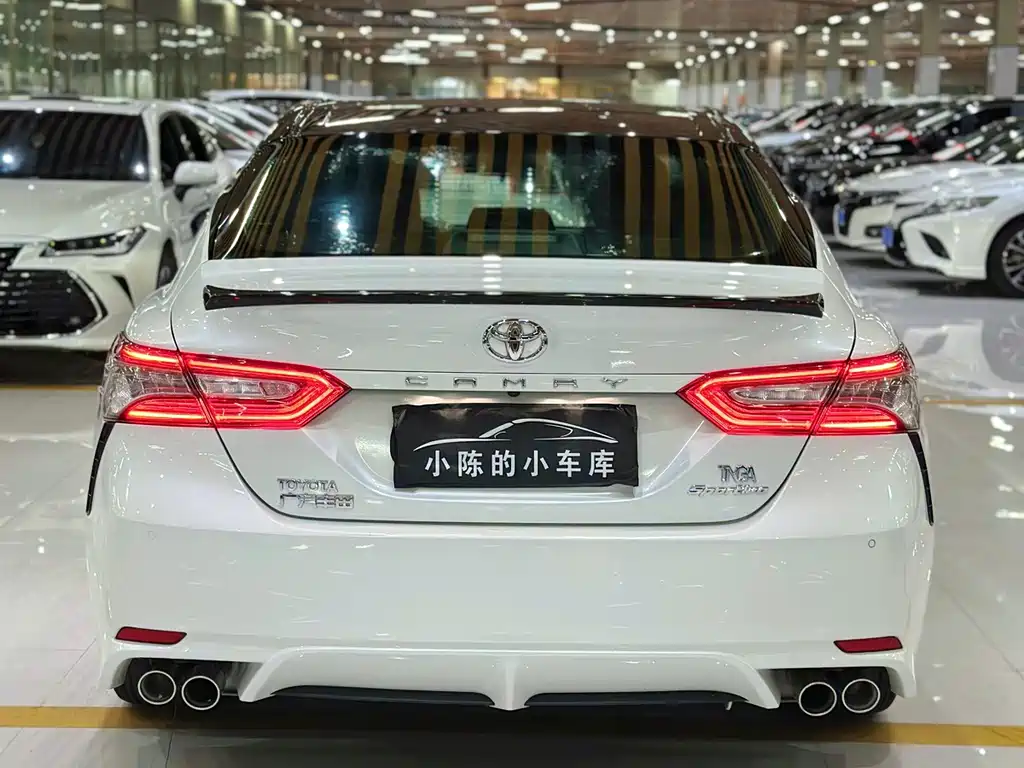 Toyota Camry 2019 — фото 8