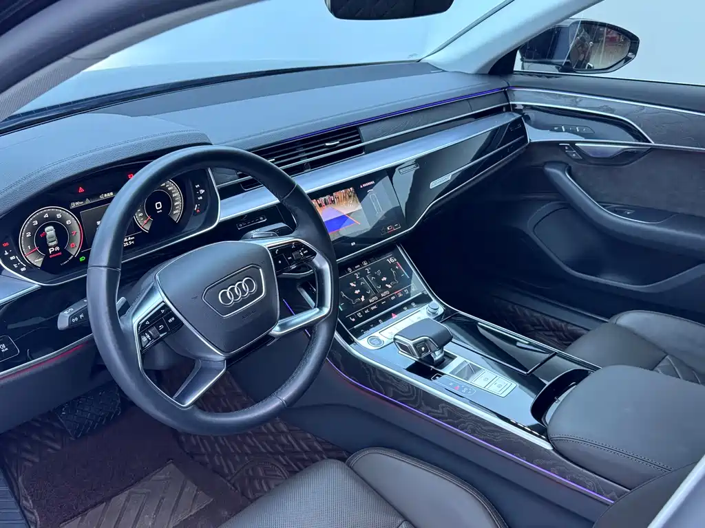 Audi A8 2021 — фото 10