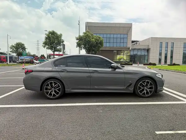 BMW 5 Series 2021