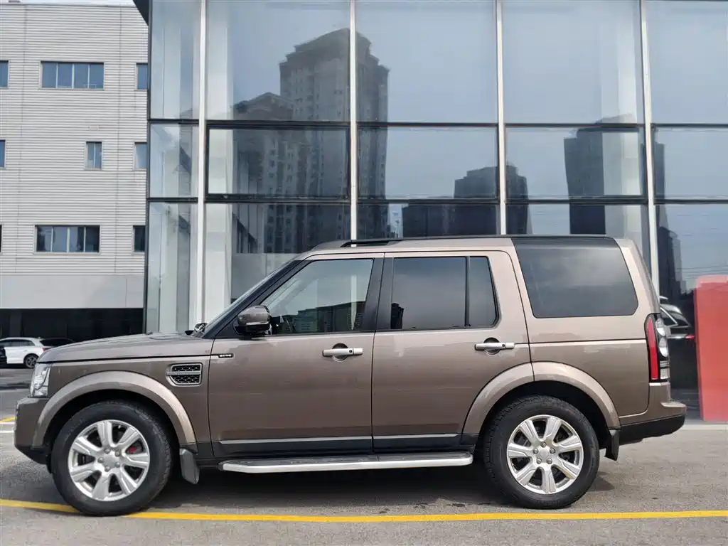 Land Rover Discovery 2016 — фото 7