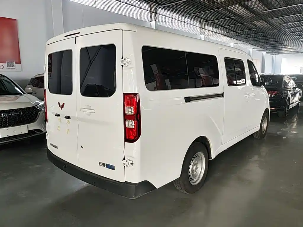 Wuling Yangguang 2025