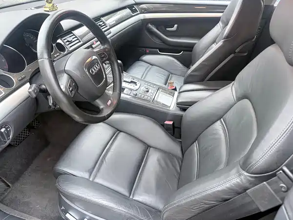 Audi S8 2010