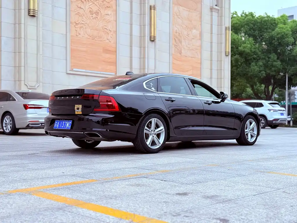 Volvo S90 2017 — фото 4