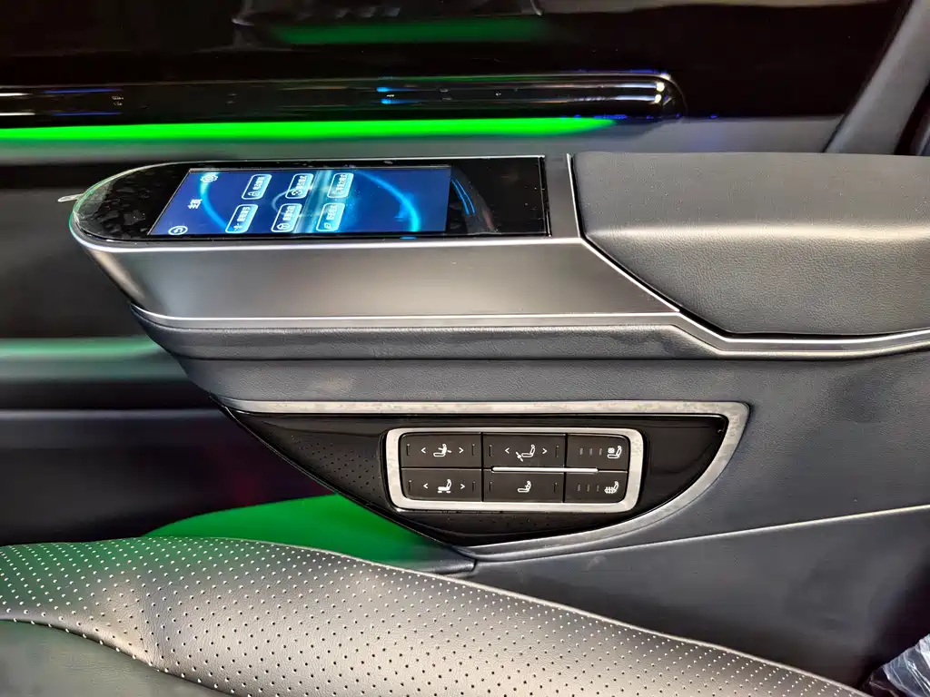 Mercedes-Benz Vito 2025 — фото 23
