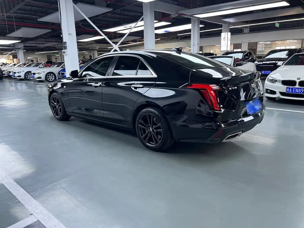 Cadillac CT4 2022 — фото 15