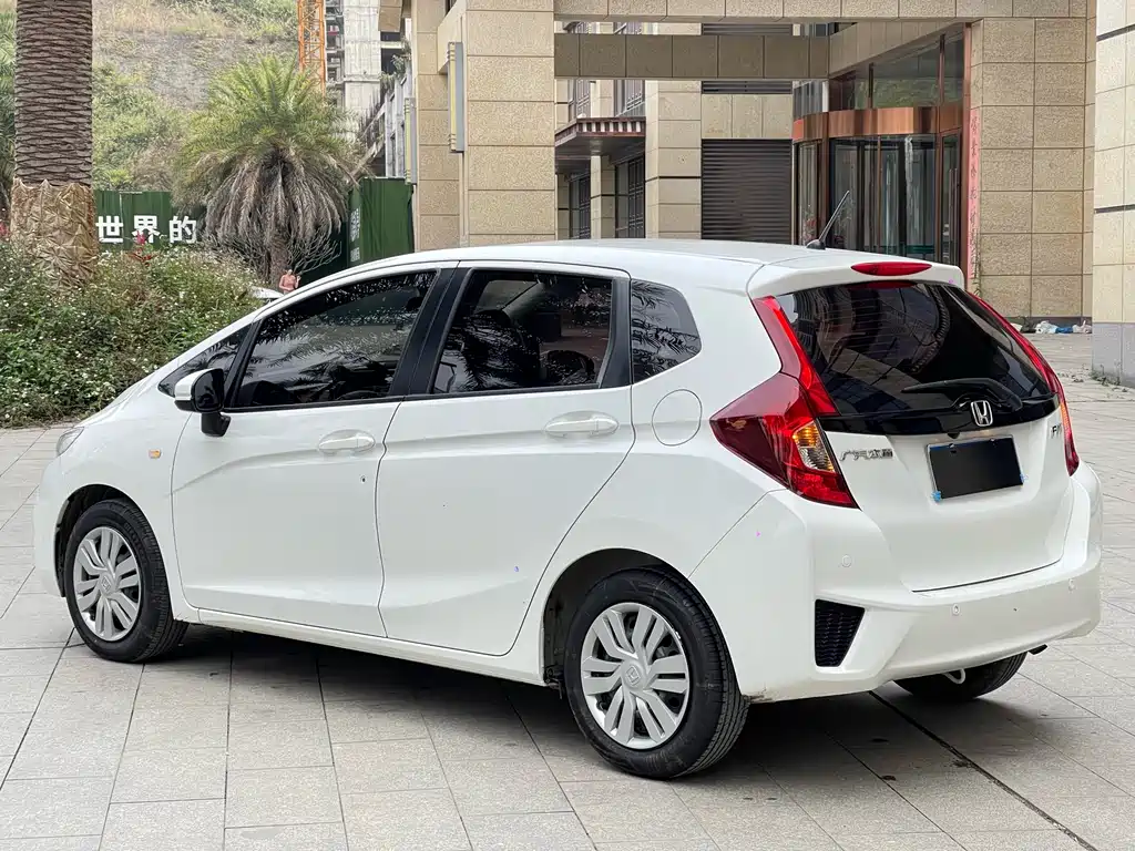 Honda Fit 2017 — фото 5