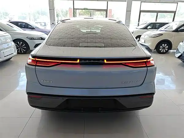 Geely Galaxy Starshine 8 2025