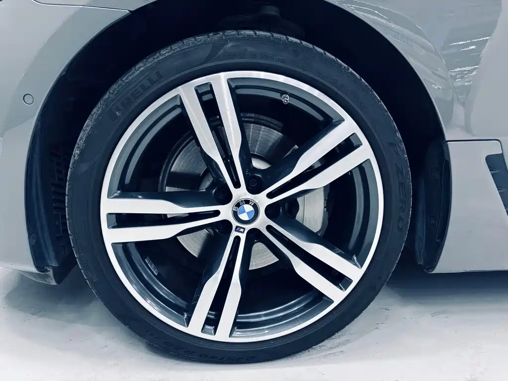BMW 6 Series GT 2022 — фото 20