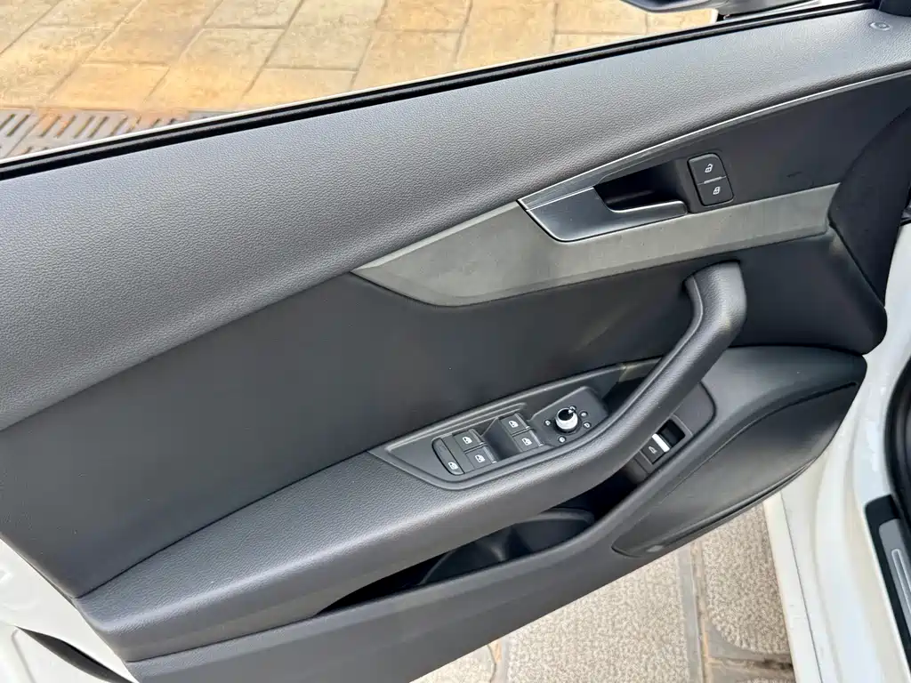 Audi A4L 2020 — фото 34