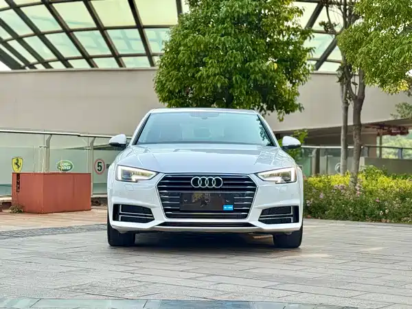 Audi A4L 2019