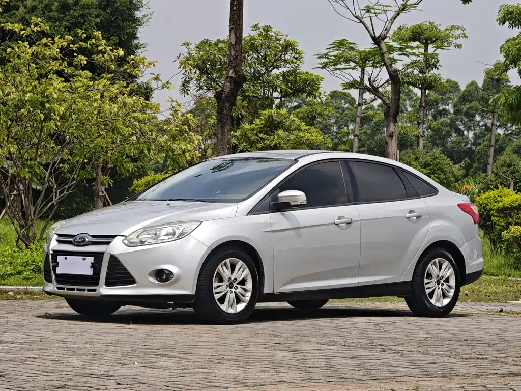 Ford Focus 2015 — фото 1