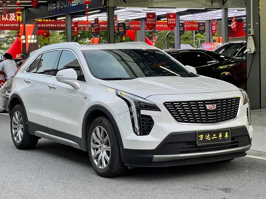 Cadillac XT4 2023 — фото 2