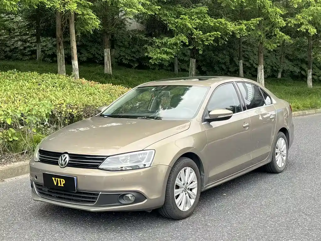 Volkswagen Sagitar 2013