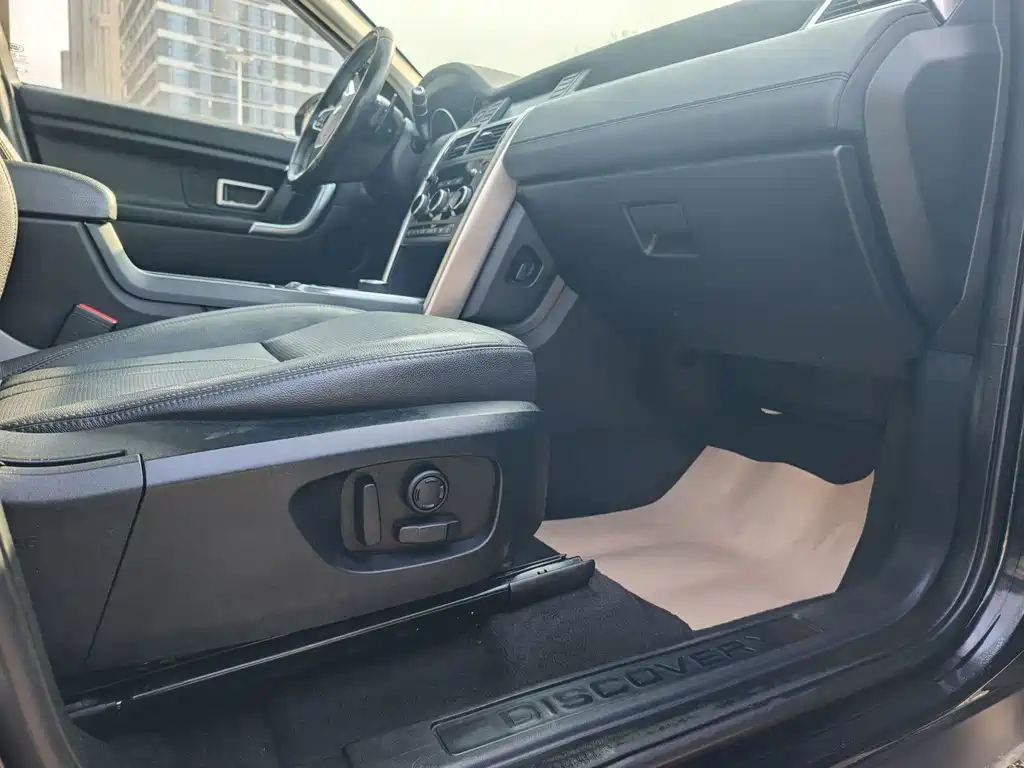 Land Rover Discovery Sport 2018 — фото 16