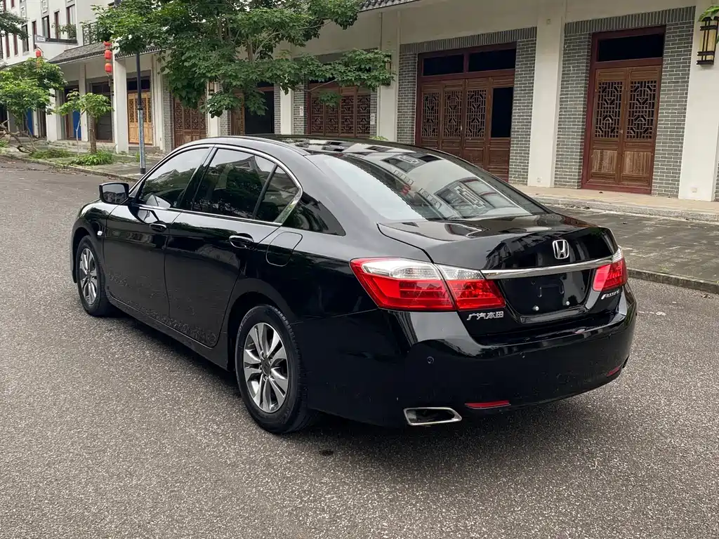 Honda Accord 2015 — фото 4