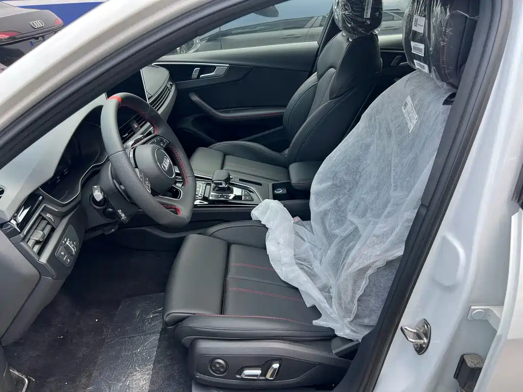 Audi A4L 2025