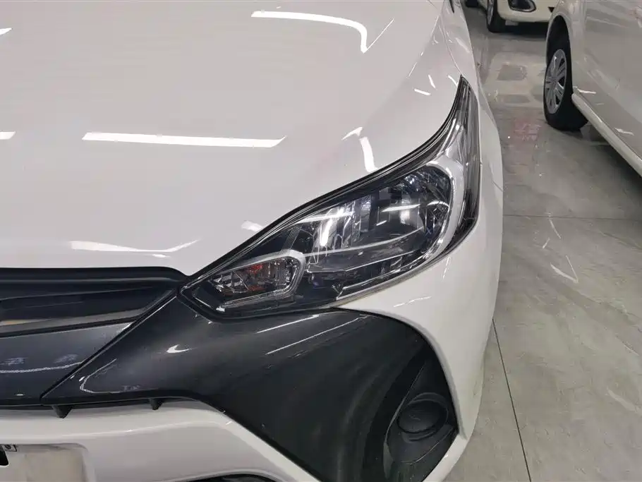 Toyota Yaris L 2018 — фото 5