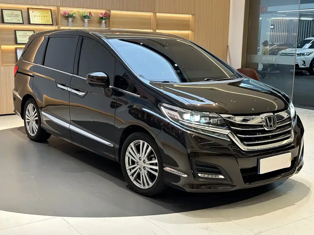Honda Elysion 2017 — фото 3
