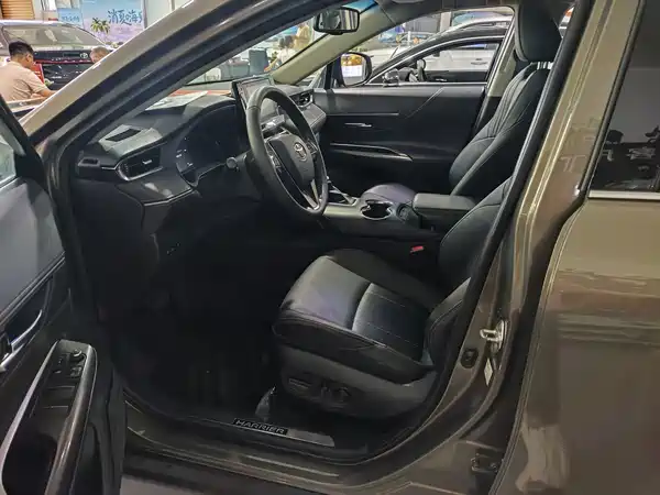 Toyota Harrier 2022