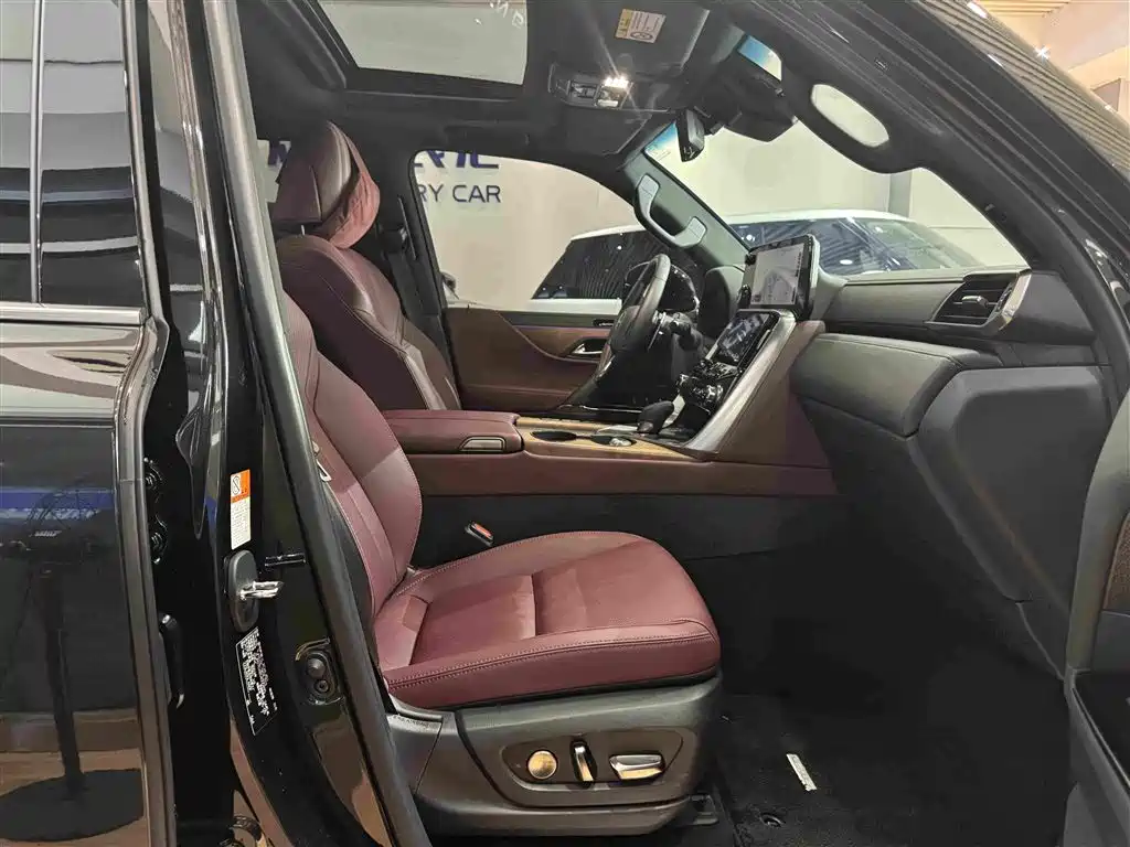 Lexus LX 2025 — фото 10
