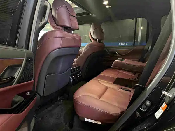 Lexus LX 2025