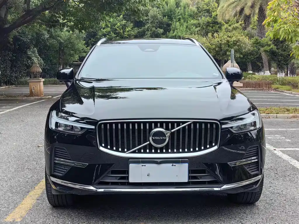 Volvo XC60 2023 — фото 3